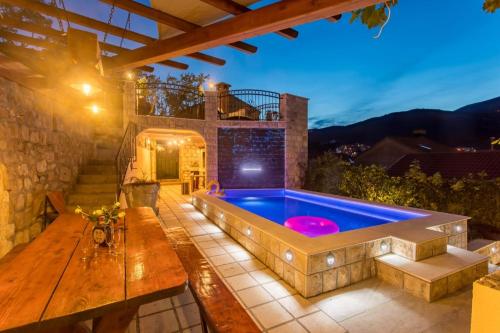 Family friendly apartments with swimming pool Sustjepan Dubrovnik 17308