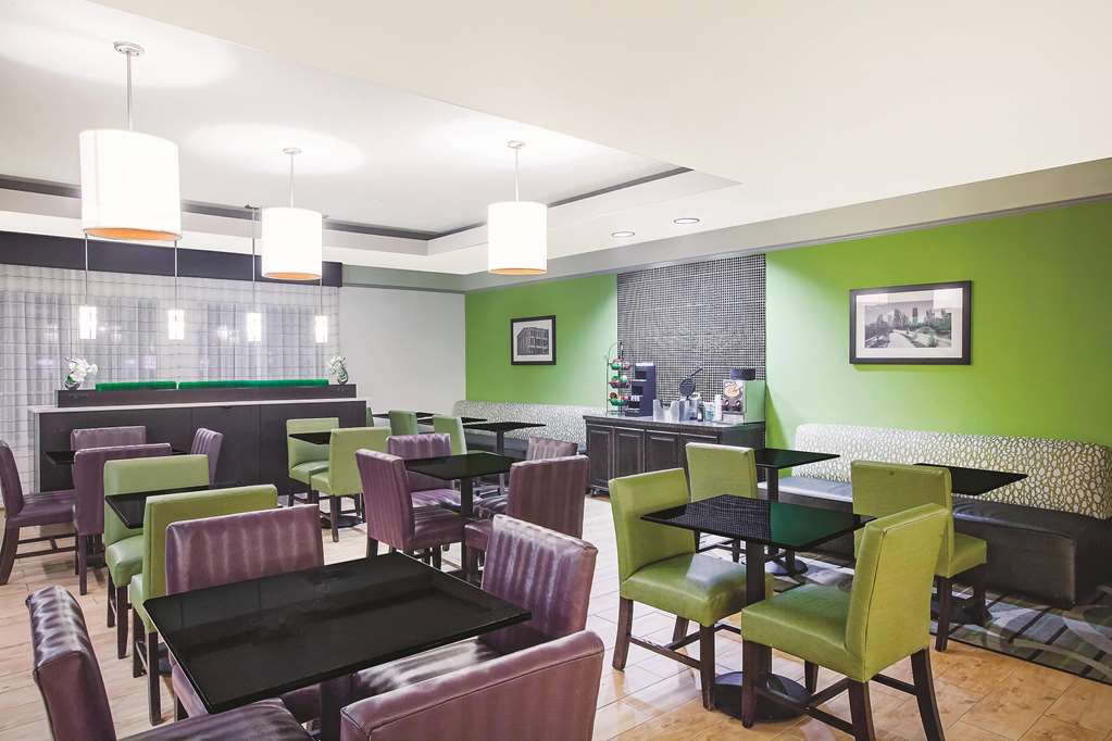 La Quinta Inn & Suites by Wyndham Beaumont West - photo 41