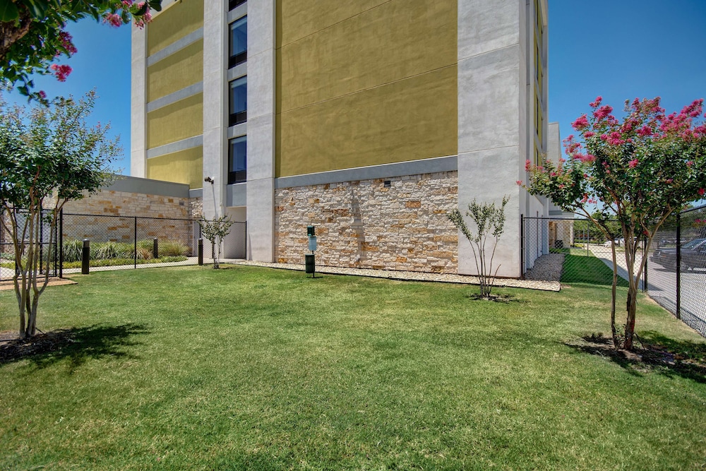 Home2 Suites by Hilton Dallas Addison - photo 31