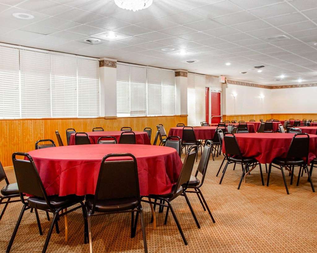 Econo Lodge Inn & Suites Newton - photo 25