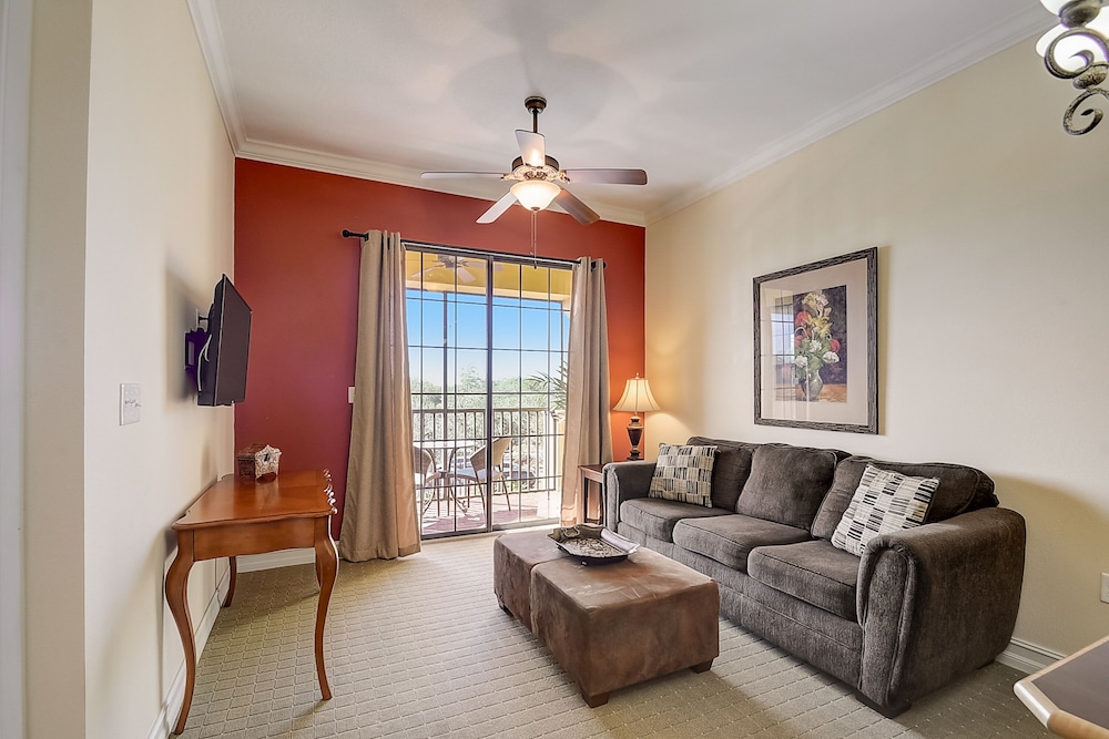 Emerald Greens Hotel Condo Resort - photo 11