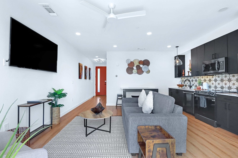 Modern Hill Country Condo for 4 w Resort Perks - photo 10