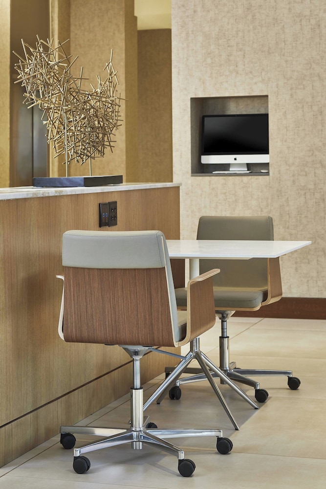 AC Hotel by Marriott Atlanta Airport Gateway - photo 29