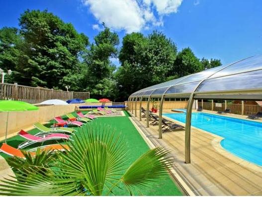 Le Club Vert du Périgord Caravan Park in Sarlat-La-Caneda, France