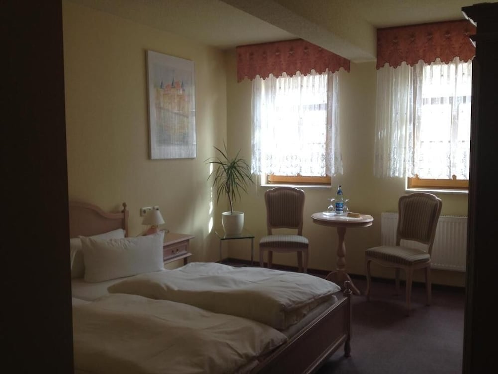 Hotel zum Stadttor — hotel in Kahla