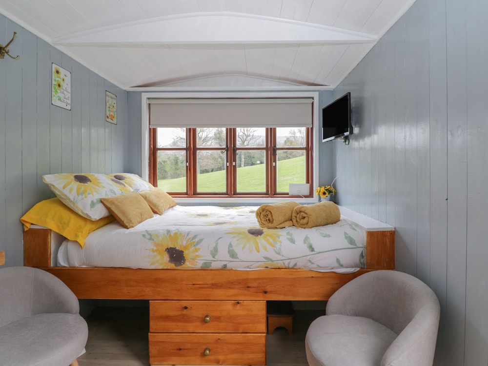Rabbit Hill Hut — Abergavenny — photo 2