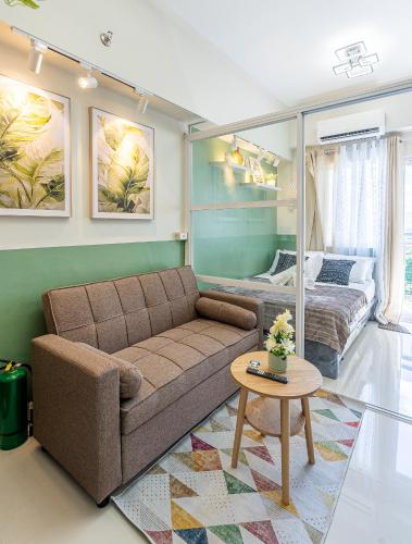 Serene Studio with Balcony Sunset Views and City View in Lapu-Lapu City, Philippines