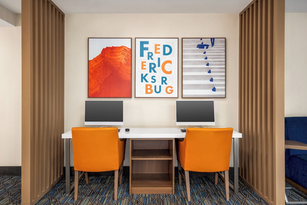 Holiday Inn Express Hotel & Suites Fredericksburg by IHG - photo 33