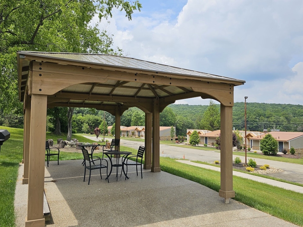 The Lodge at Chalk Hill - photo 13