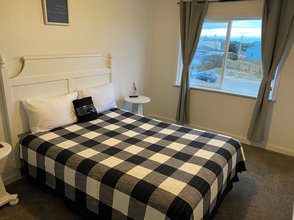 Newport Bay Motel in Newport, United States