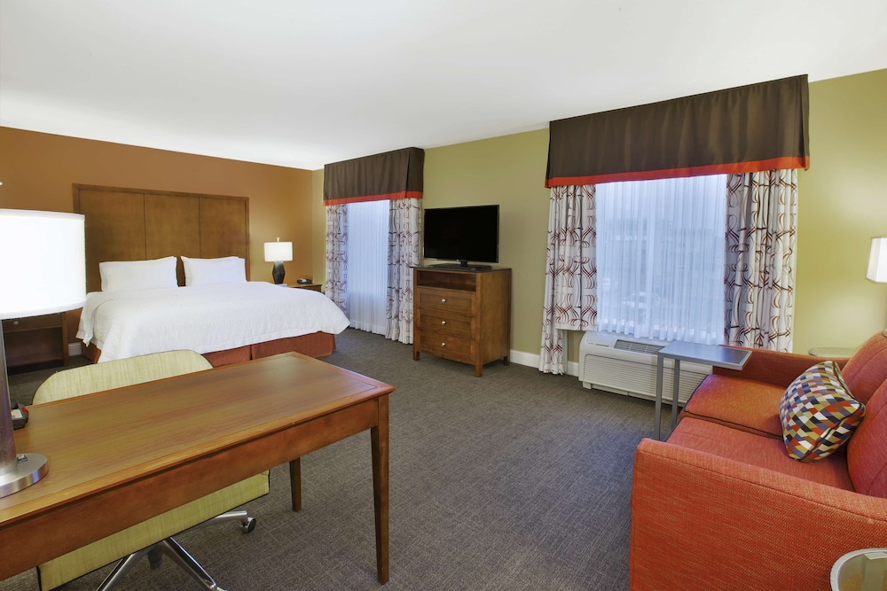 Hampton Inn & Suites Wichita Northeast - photo 11