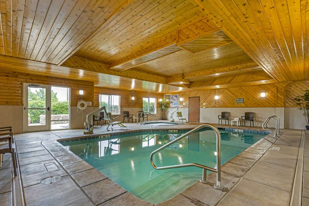 Comfort Suites Redding Shasta Lake - photo 23
