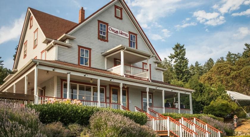 Orcas Hotel - carbon neutral hotel in Seattle