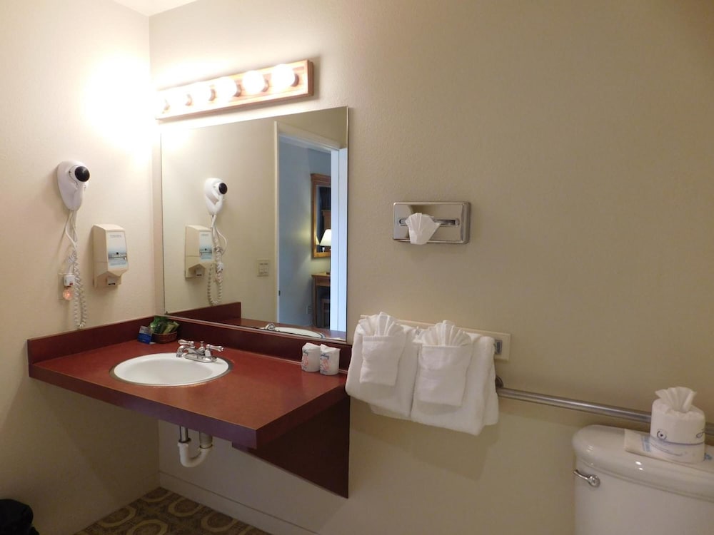 Pacific Gardens Inn - photo 25