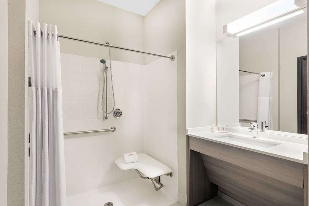 Microtel Inn & Suites By Wyndham Perry - photo 8