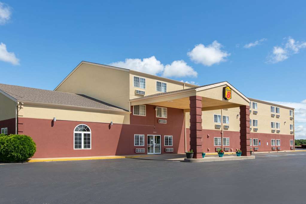 Super 8 by Wyndham Ottawa - photo 3