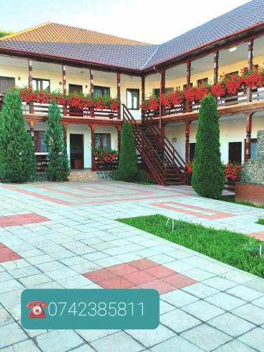 Cris & Mona - carbon neutral hotel in Sapanta
