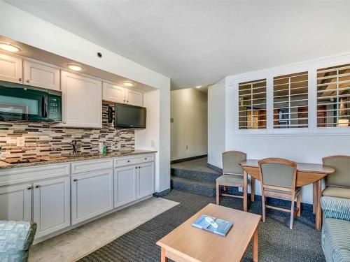 Magnificent Views from this 15th Floor 1BR 1BA - photo 10