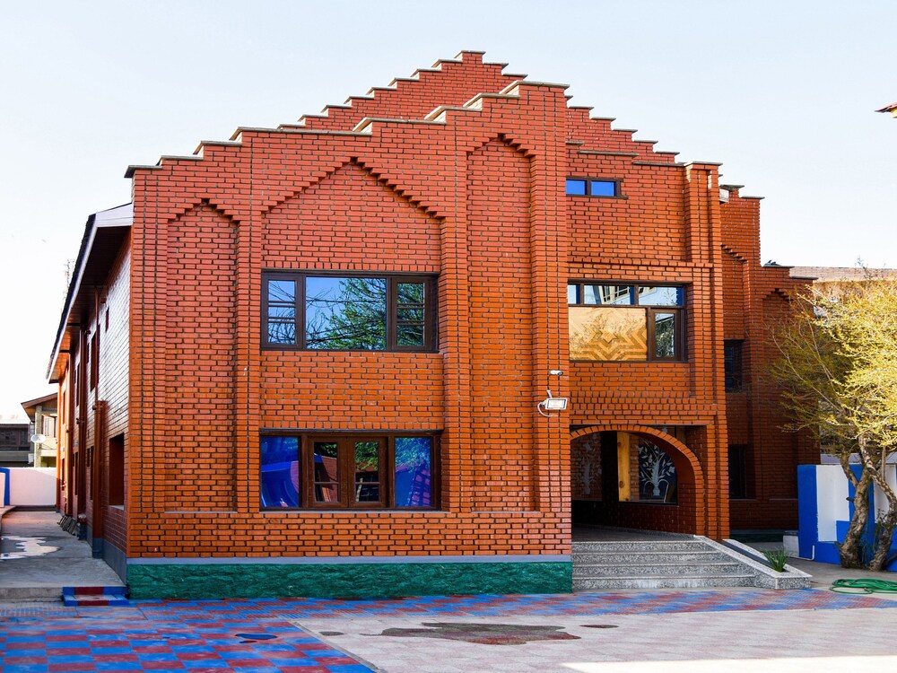 Oyo 12850 The Nest — Srinagar