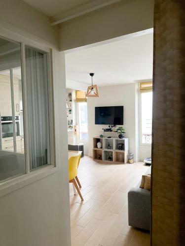 Charme Et Confort a 5 Min du Rer in Saint-Germain-En-Laye, France