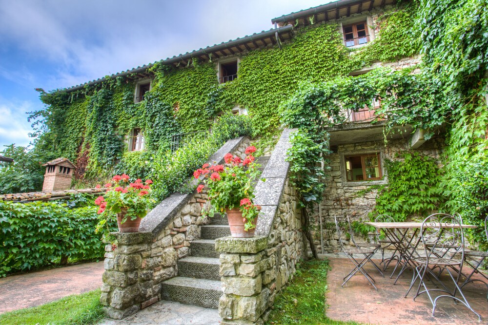 Borgo Corsignano — hotel in Poppi
