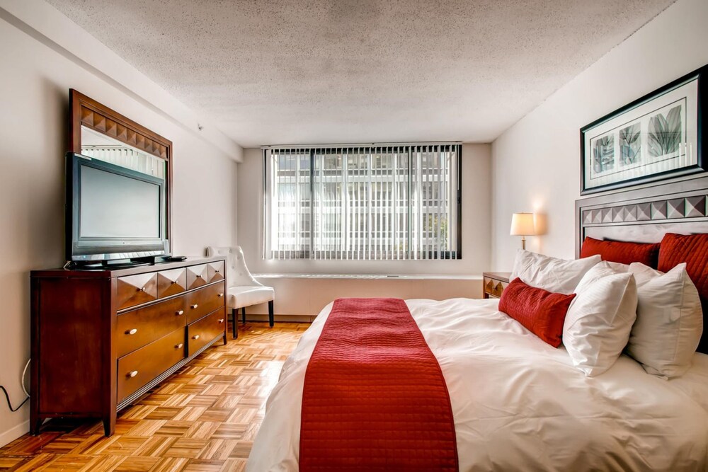 Global Luxury Suites at the Commonwealth - photo 10