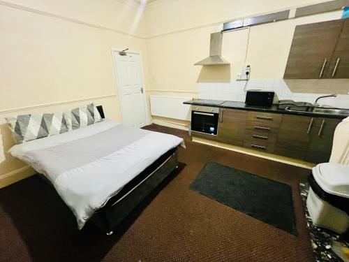 16 Double Bed Studio Room Near Football Stadium in Nottingham, United Kingdom