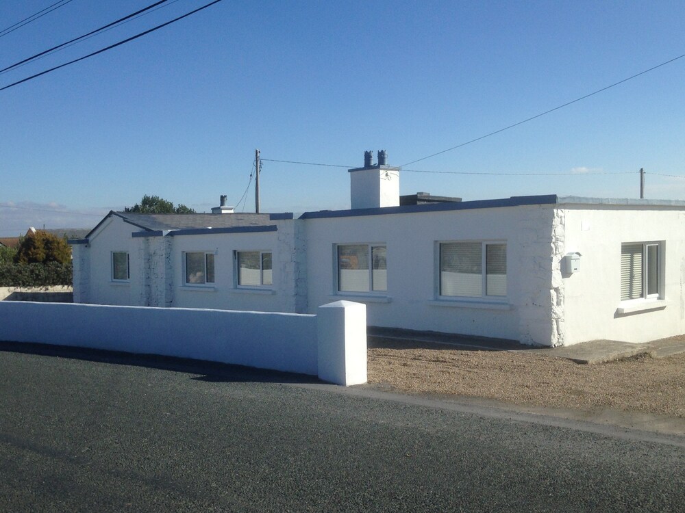 The Surf Hut at Beachcomber cottage — 4-Star Luxury Hotel in Clifden, Republic of Ireland