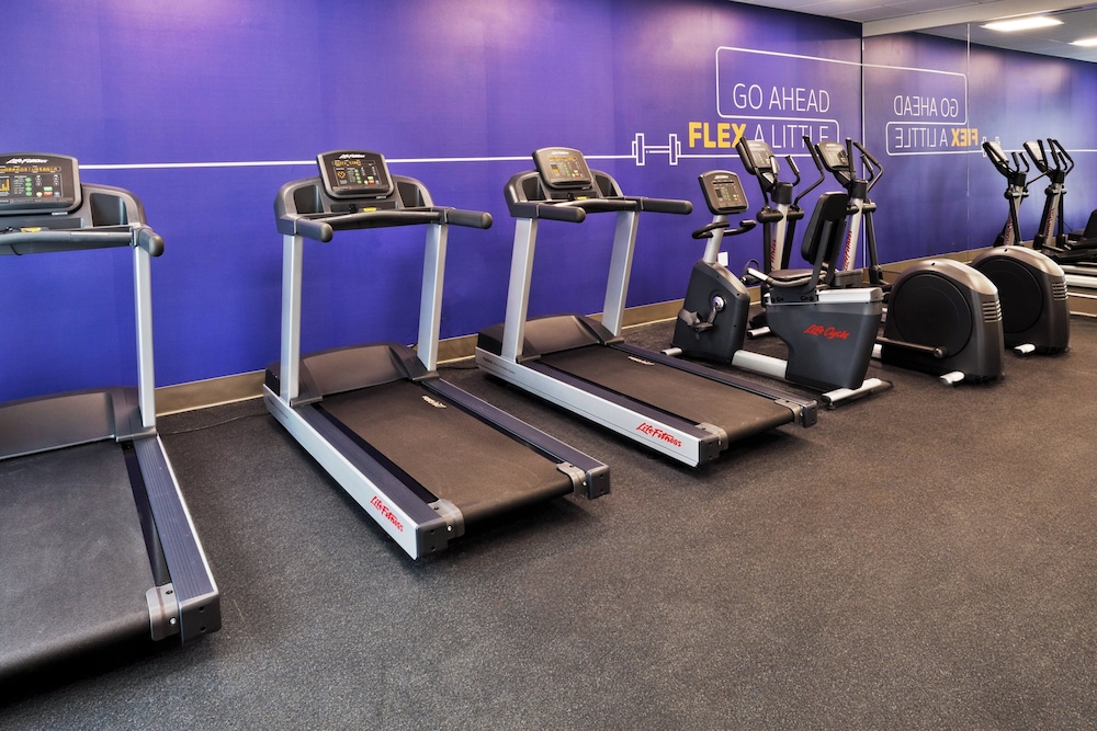 Holiday Inn Express Columbus Northeast - photo 22