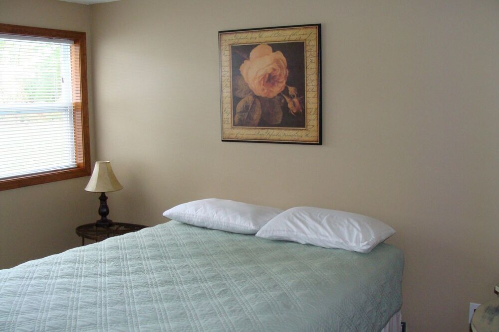 On Pointe Lakefront Resort - photo 8