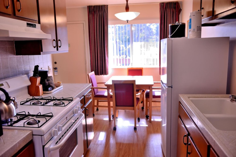 Pacific Gardens Inn - photo 19