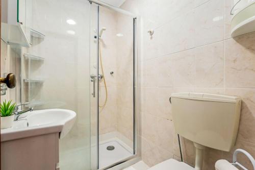 Pine Trees Penthouse — 4-Star Luxury Hotel in Olhos De Agua, Portugal