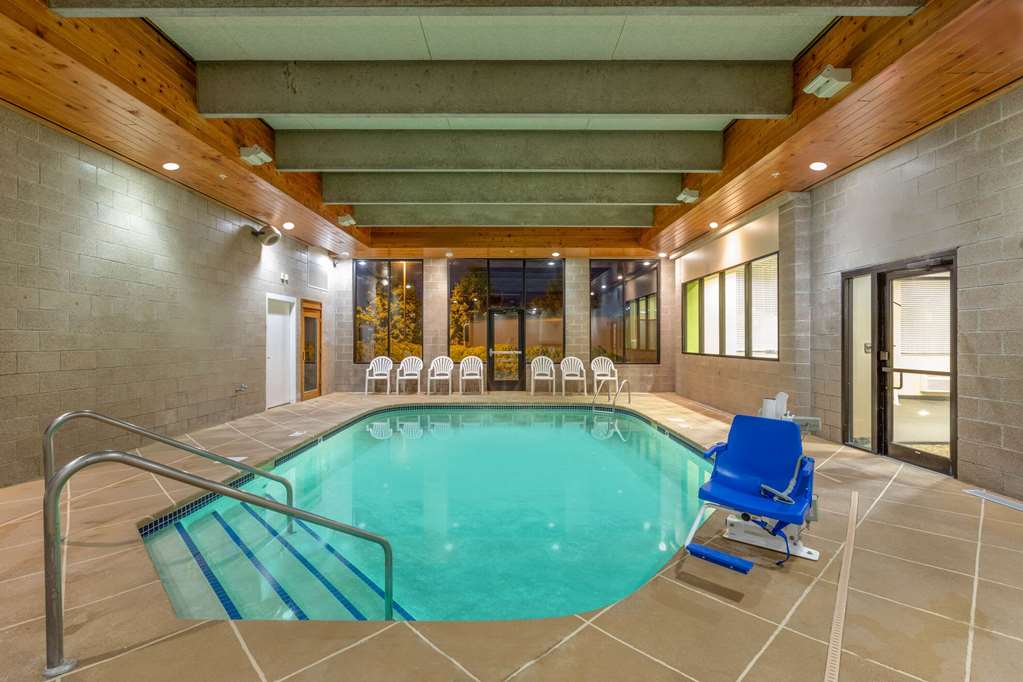Days Inn by Wyndham Eagan Minnesota Near Mall of America - photo 10