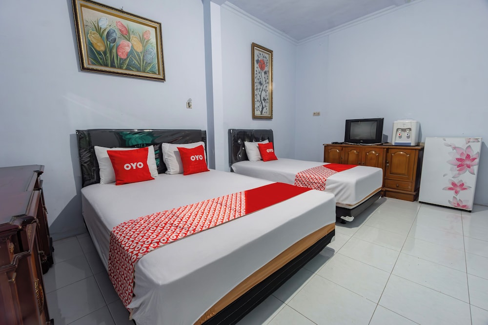 Hotel O Maluku Guest House in Blitar, Indonesia