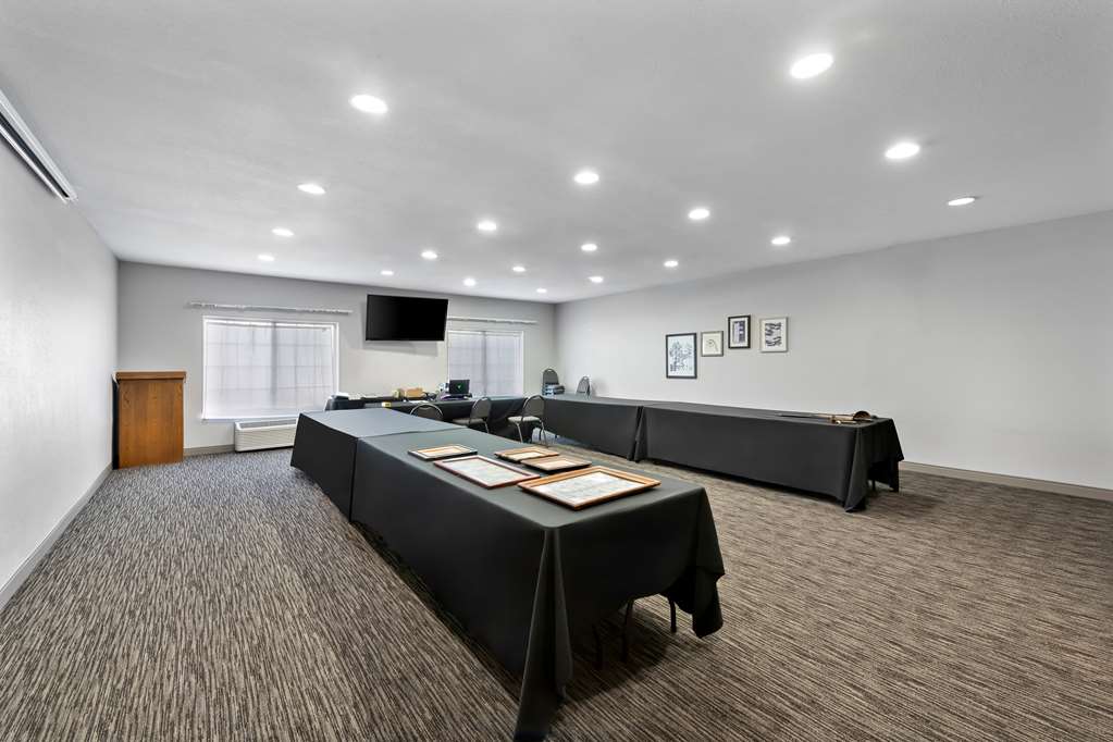 Country Inn & Suites by Radisson Topeka West KS - photo 45