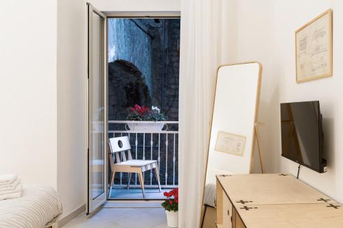 Salita Trinità — 4-Star Luxury Hotel in Naples, Italy