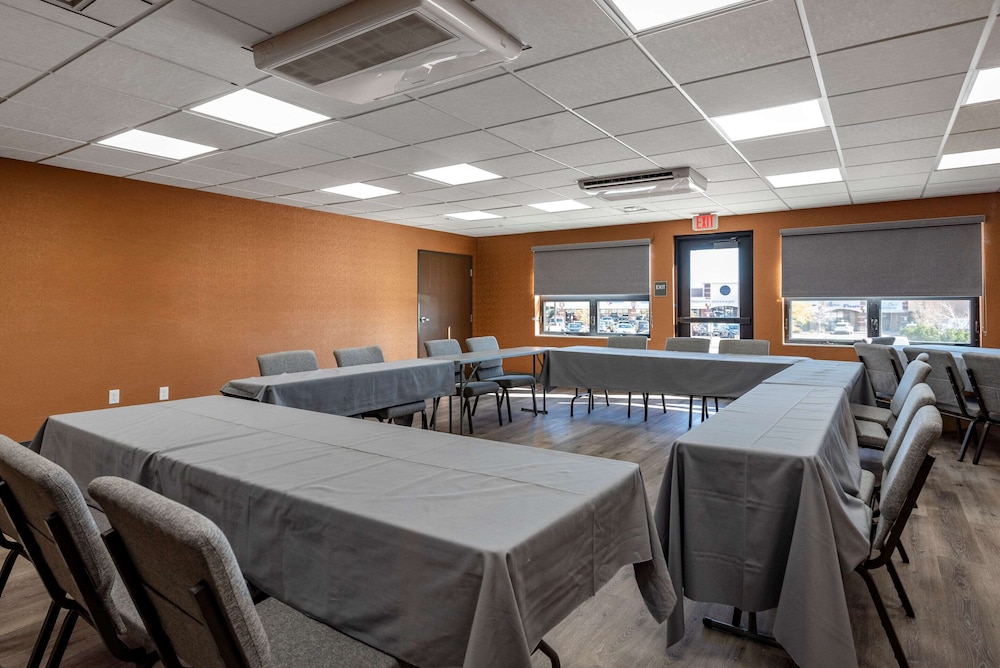 Comfort Suites Colorado Springs East Medical Center Area - photo 68