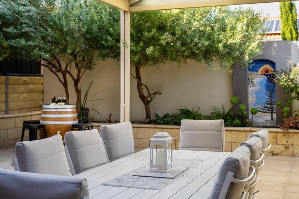 Christies Breeze A Luxurious Getaway By The Sea — Christies Beach