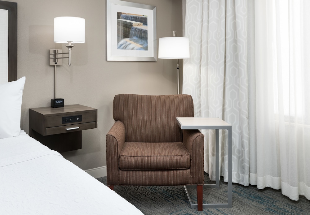 Hampton Inn St. Louis Downtown at the Gateway Arch - photo 10
