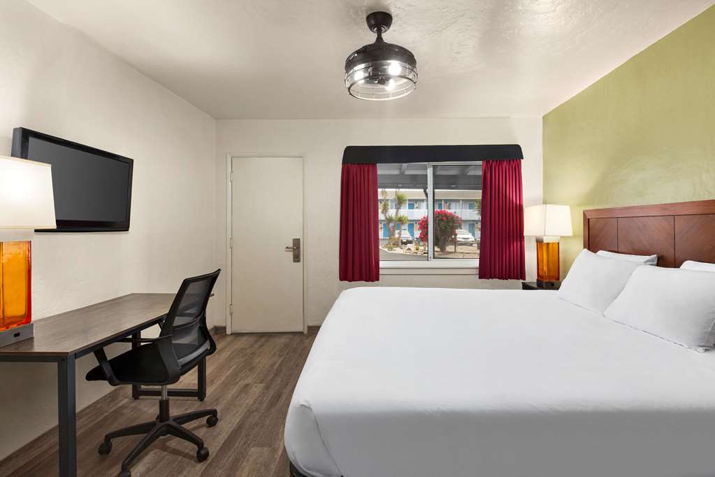 Baymont by Wyndham Fort Bragg - photo 15