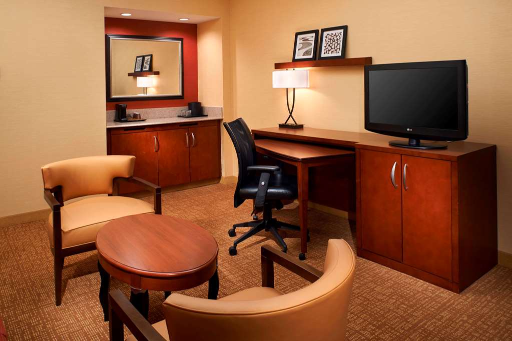 Sonesta Select Detroit Auburn Hills - photo 16