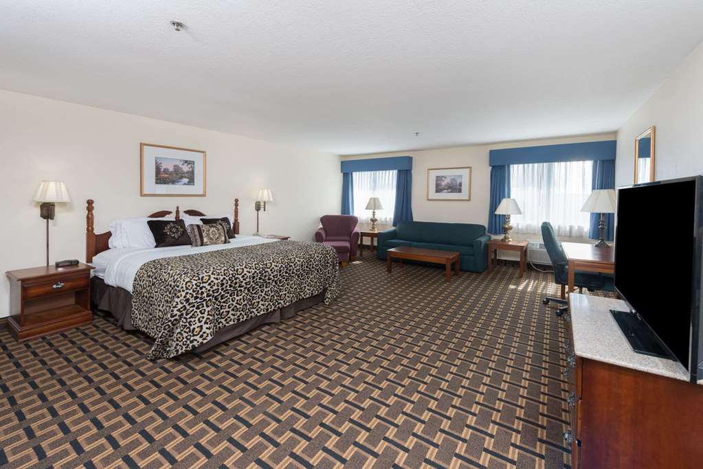 Baymont by Wyndham Osage Beach - photo 11