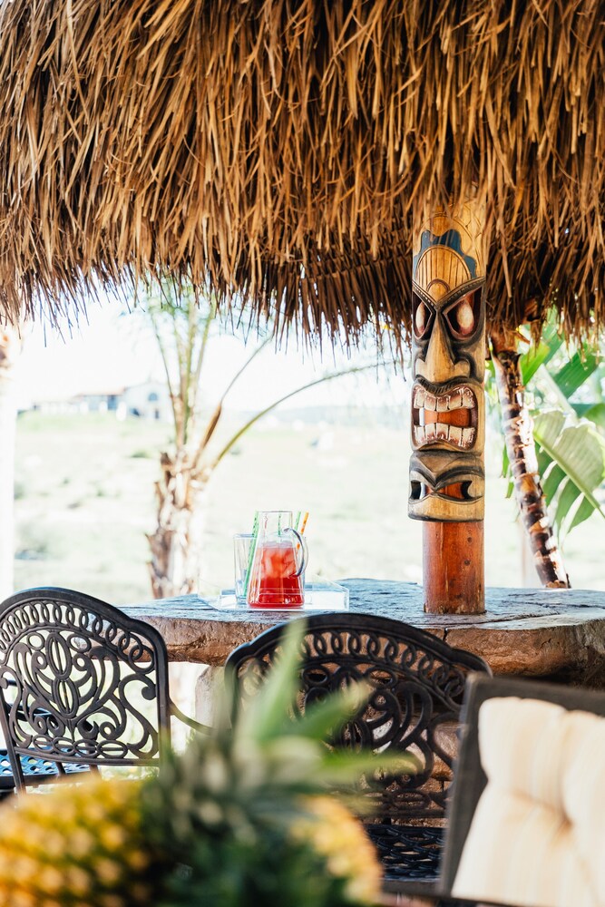Moana by AvantStay Prvt Oasis w Scenic Views Tiki Bar & Pool w Water Slide - photo 18