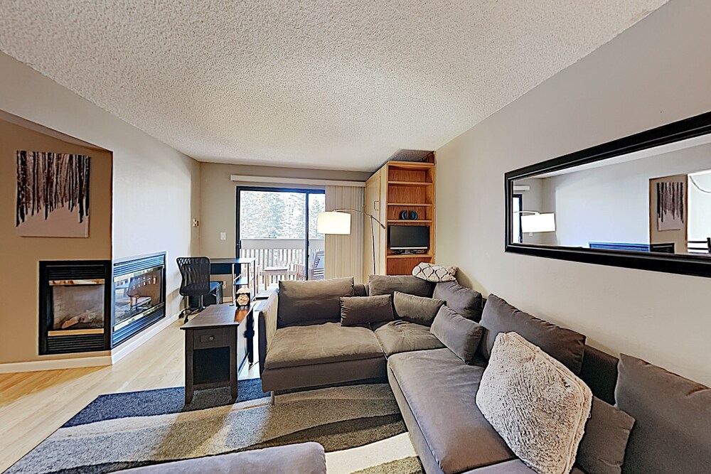 S Frontage #B203 2 Br Condo — 4-Star Luxury Hotel in Vail, United States