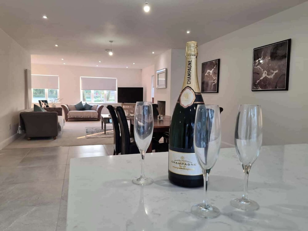 Cosy New 4 bed in Ramsgate Close to Quex Park in Ramsgate, United Kingdom