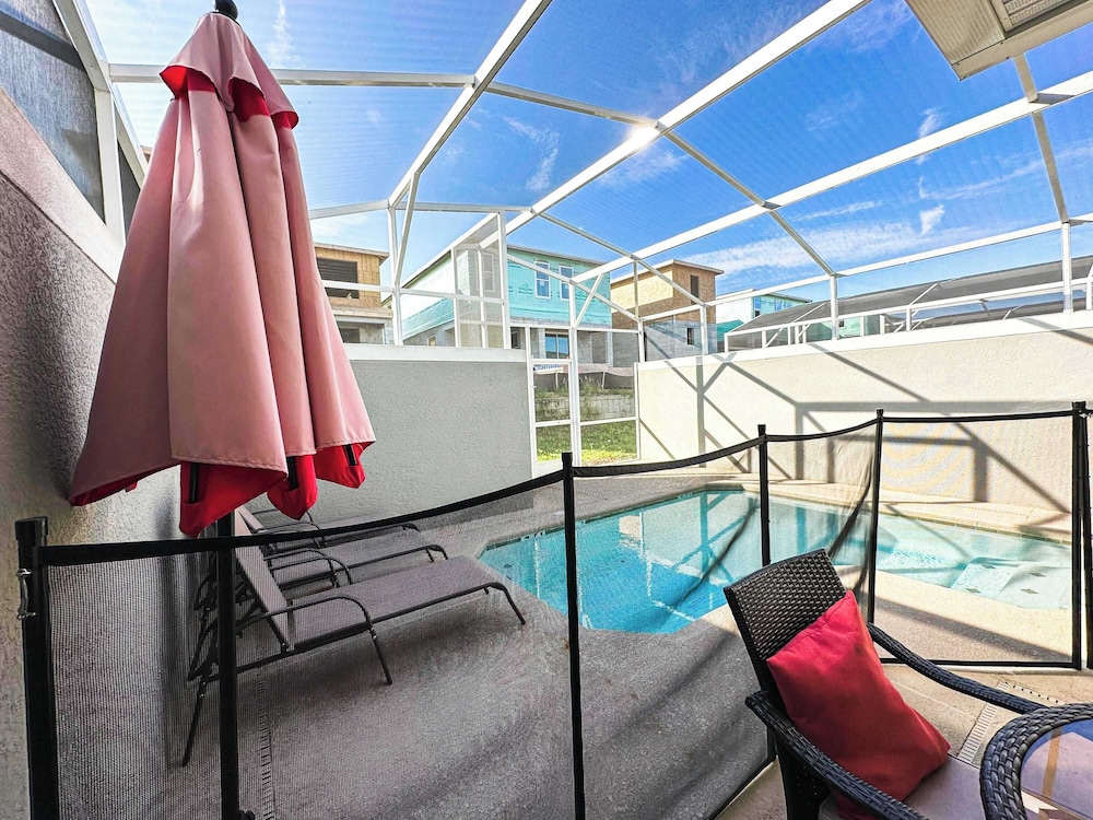 5BR Stylish Championsgatetownhome w Private Pool - photo 33