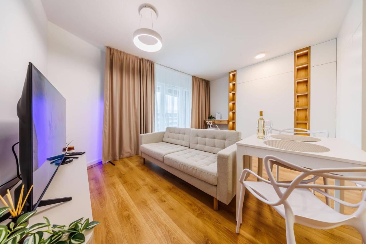 Premium Suite City Center Capital Towers Free Parking by StayNest in Rzeszow, Poland