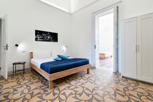 Liberty Rooms 19945332 — Lecce
