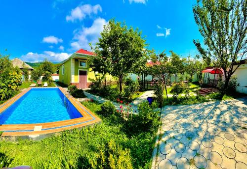 Yeşil Ev - carbon neutral hotel in Qutqashen