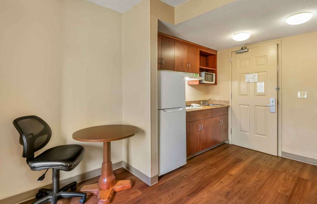 Extended Stay America Suites Chesapeake Greenbrier Circle - photo 16